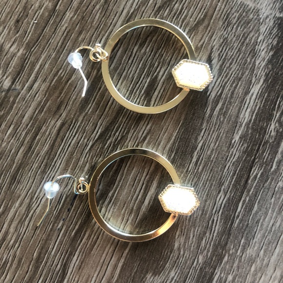 ⭐️Costumers FavNew Gold Geometric Circle❤️ - Picture 4 of 7